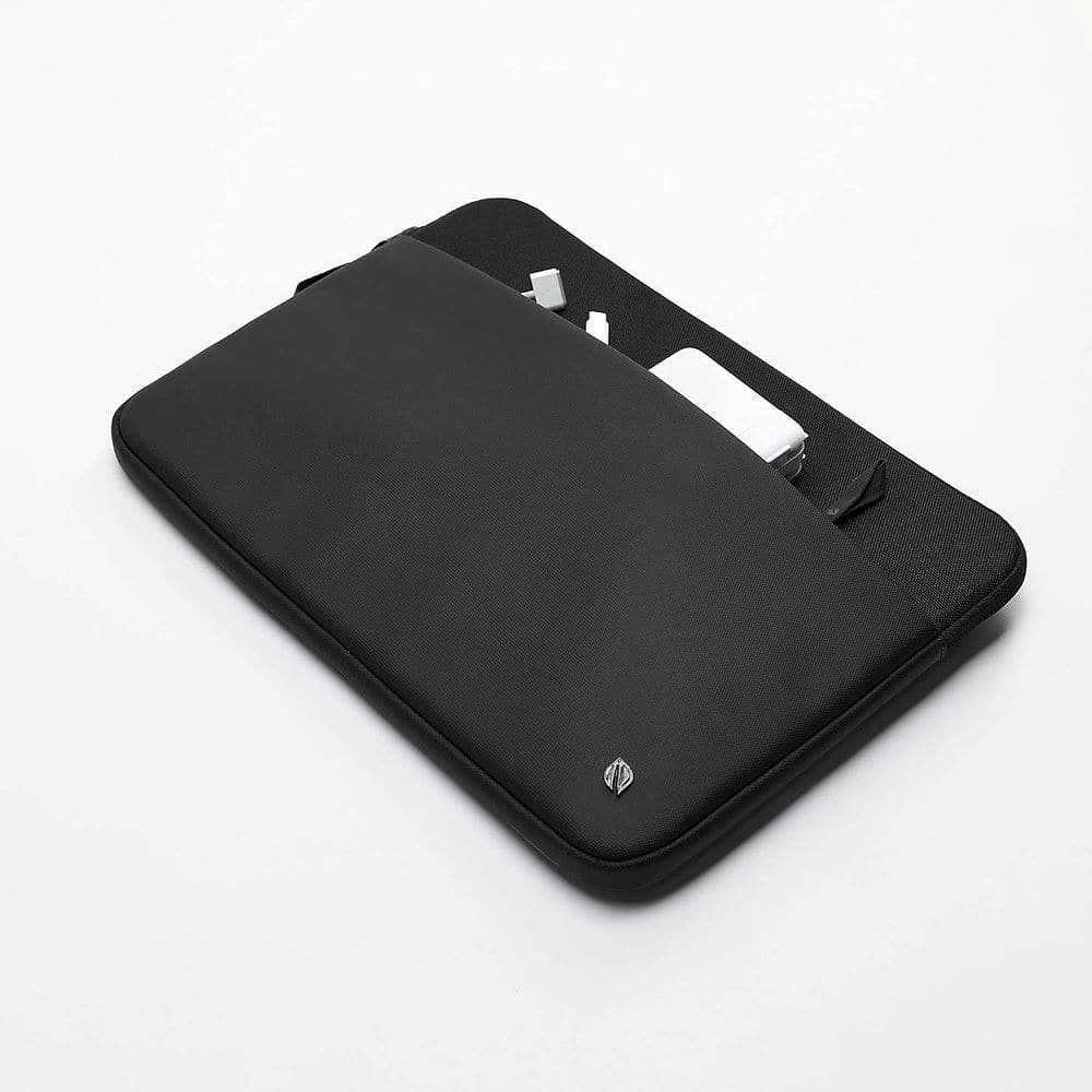 Incase - A.R.C. Sleeve With ReSpun 100% Recycled Polyester for MacBook 16-inch