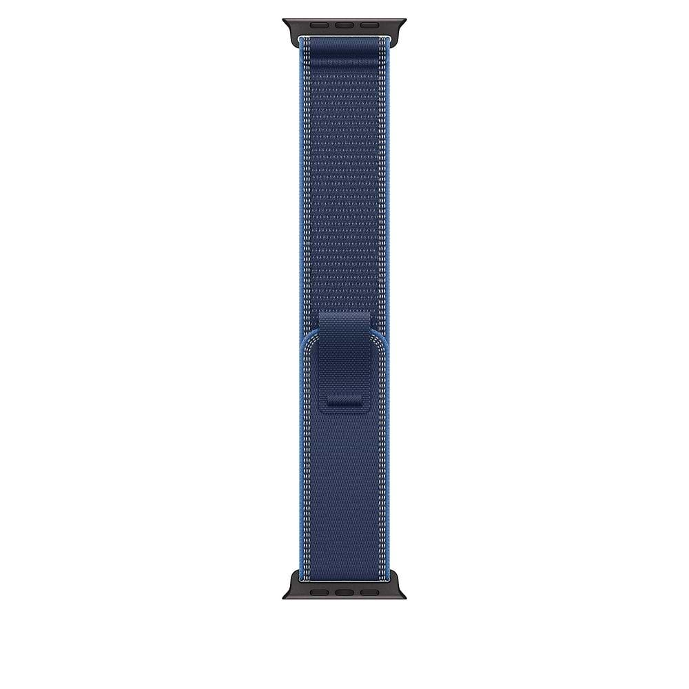 רצועת Apple Trail Loop קלה ונוחה לשעוני Apple Watch Ultra 49 מ״מ, עשויה ניילון גמיש עם התאמה מהירה וגימור טיטניום שחור.