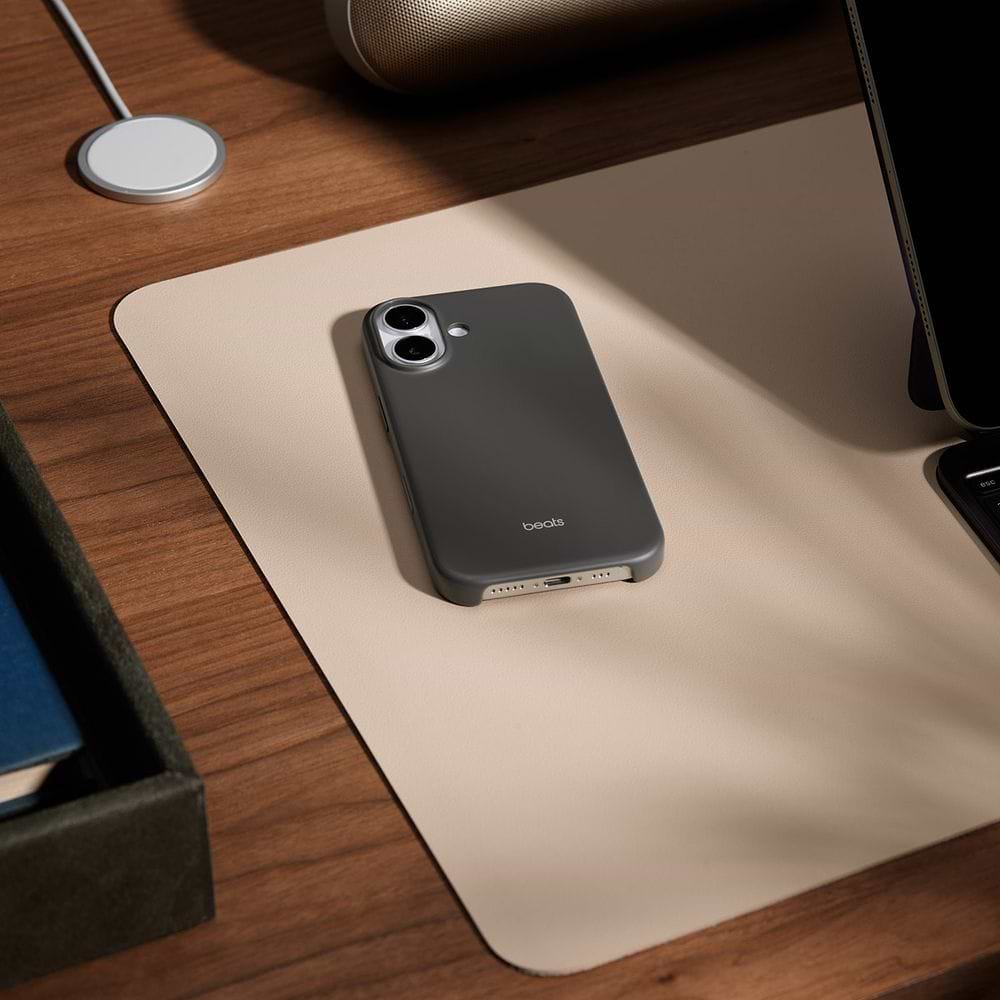 Beats - Case with MagSafe and Camera Control for iPhone 17