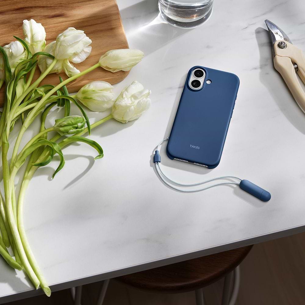 Beats - Kickstand Case with MagSafe and Camera Control for iPhone 17