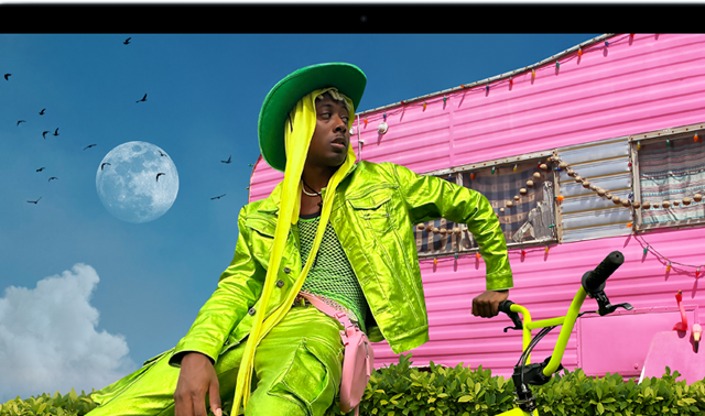 Liquid Retina display. Love at every sight.