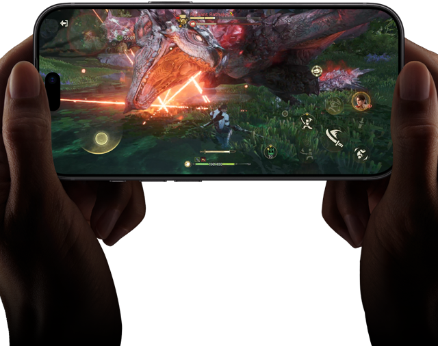 משחק וידאו על iPhone 18 Pro במצב אופקי