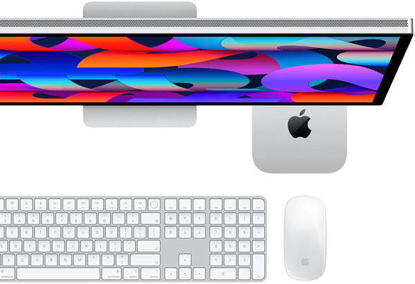 Mac mini עם Studio Display, Magic Keyboard ו-Magic Mouse