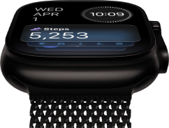 Apple Watch Ultra 4 בגימור טיטניום שחור
